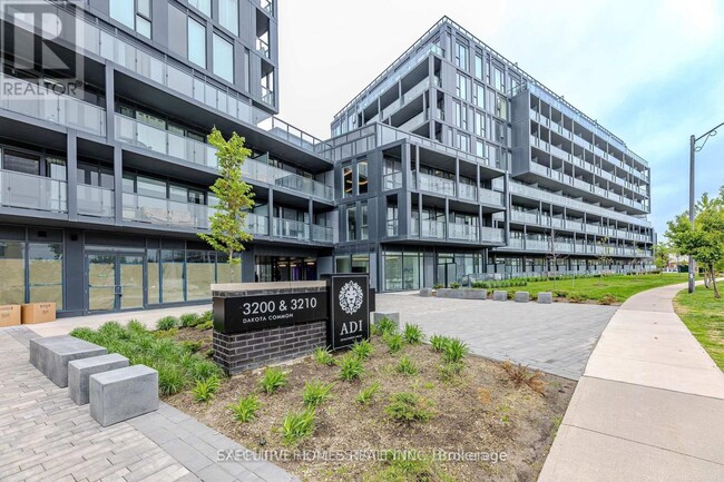 3210 Dakota Cmn in Burlington, ON - Building Photo - Building Photo