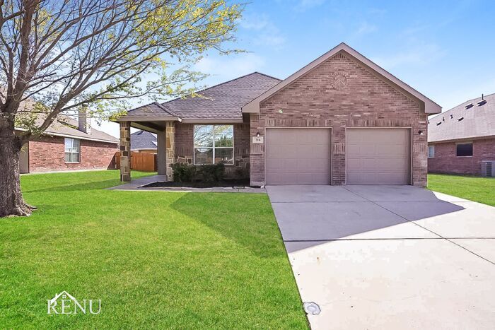 216 Stable Dr in Waxahachie, TX - Building Photo