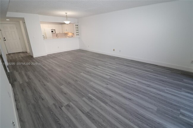 16531 NE 35th Ave in North Miami Beach, FL - Building Photo - Building Photo