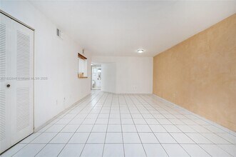 12521 NW 11th Ln in Miami, FL - Building Photo - Building Photo