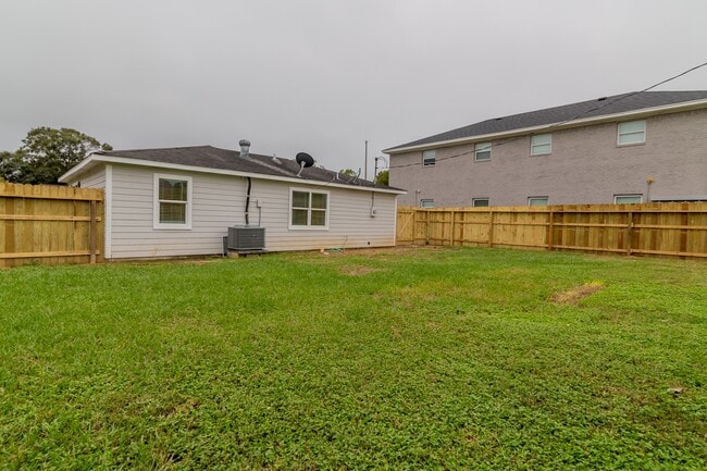 101 Will St in Willis, TX - Building Photo - Building Photo