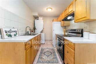1260 Richard Ln in Honolulu, HI - Foto de edificio - Building Photo