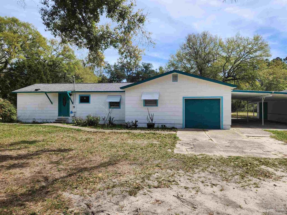 1458 N Blue Angel Pkwy in Pensacola, FL - Building Photo