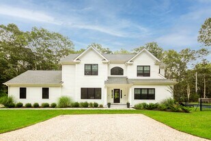 59 Gardiners Ln in East Hampton, NY - Building Photo