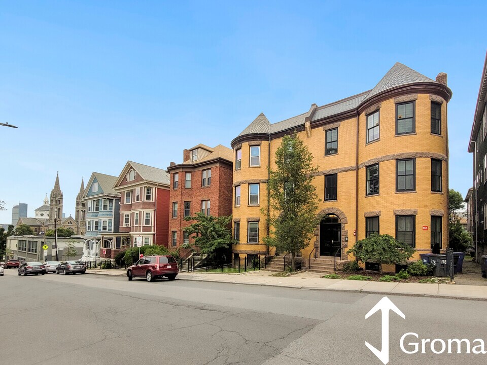 178 Saint Alphonsus St, Unit 1 in Boston, MA - Building Photo