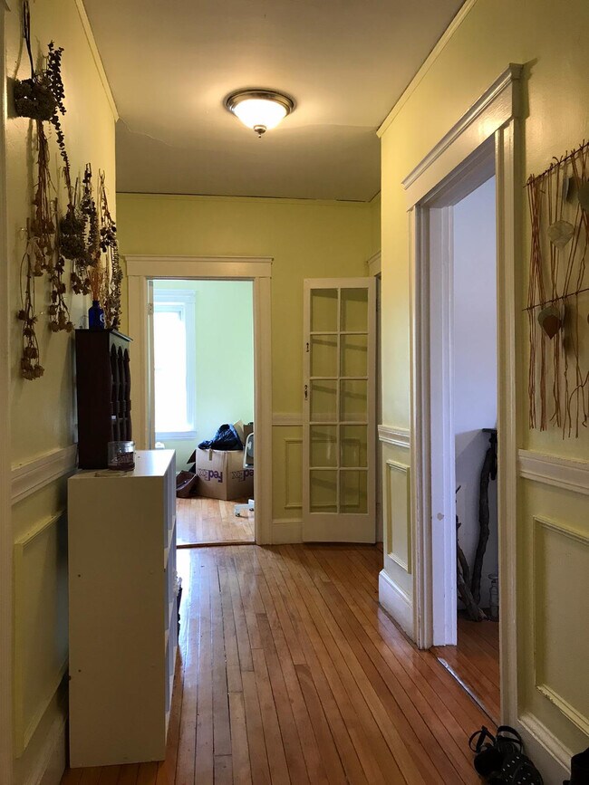 1102 Boylston St in Newton, MA - Building Photo - Building Photo