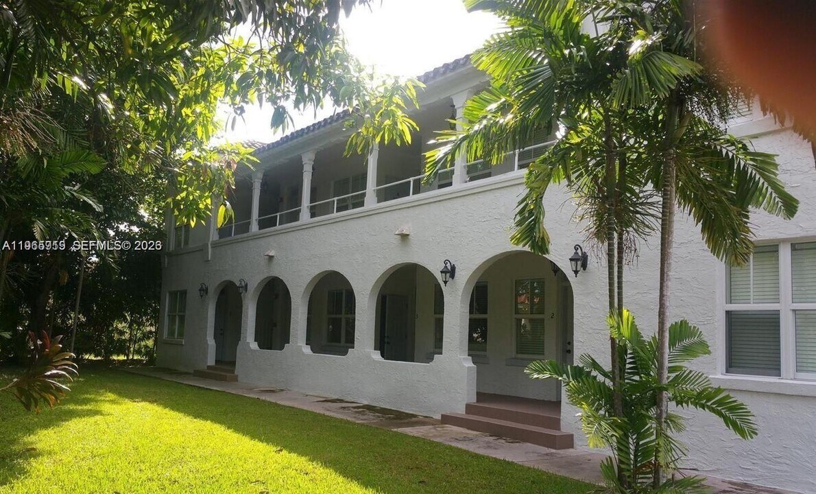 119 Cibao Ct in Coral Gables, FL - Foto de edificio