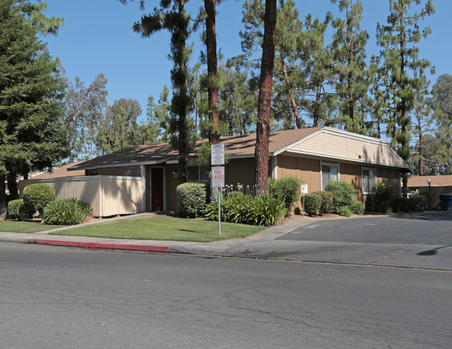 Willow Springs Apartments in Clovis, CA - Foto de edificio - Building Photo