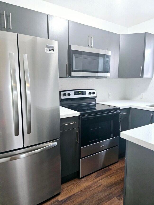 148 W 14th St in Riviera Beach, FL - Building Photo - Building Photo