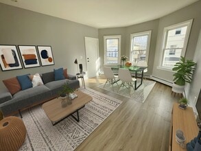 48 Pekin St, Unit 2 in Providence, RI - Building Photo - Building Photo