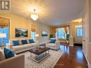 105 Cheyenne Way in Ottawa, ON - Building Photo - Building Photo