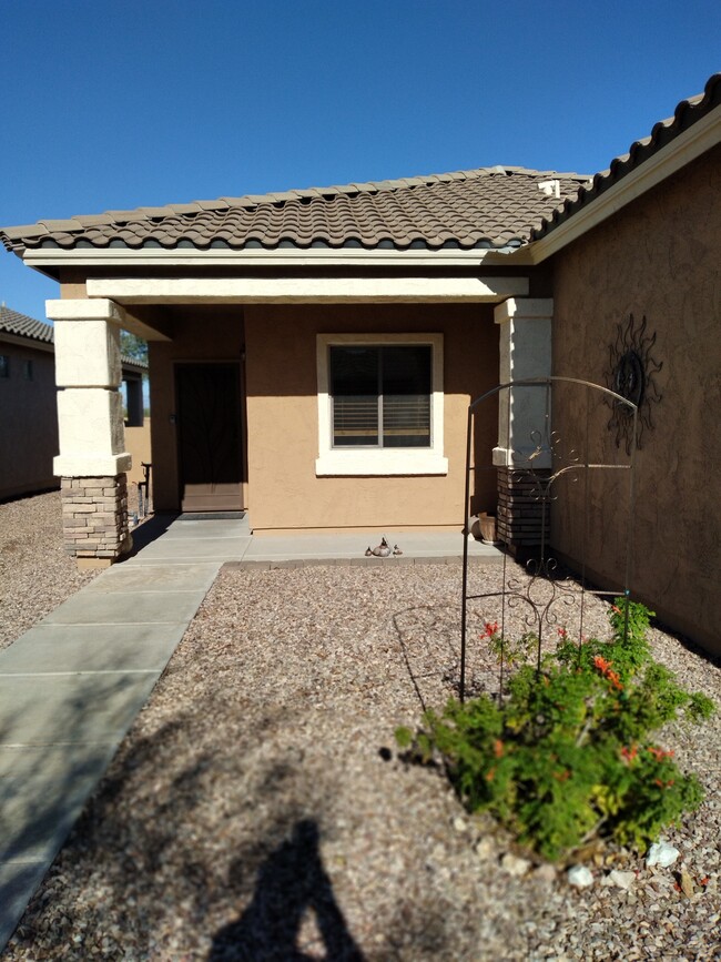 1224 W Via Cerro Colorado in Sahuarita, AZ - Foto de edificio - Building Photo