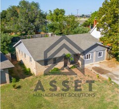 109 SW 15th St in Moore, OK - Building Photo - Building Photo