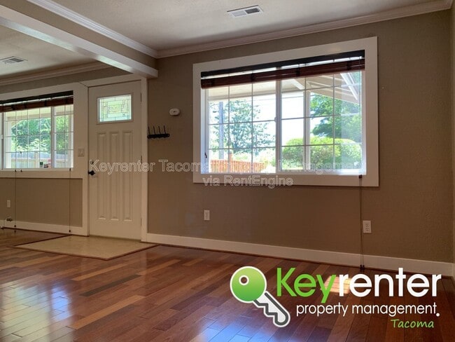 1355 E 44th St in Tacoma, WA - Building Photo - Building Photo