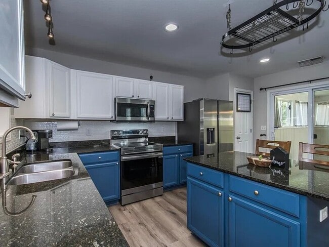 450 Laurel Mist Ln in West Columbia, SC - Building Photo - Building Photo