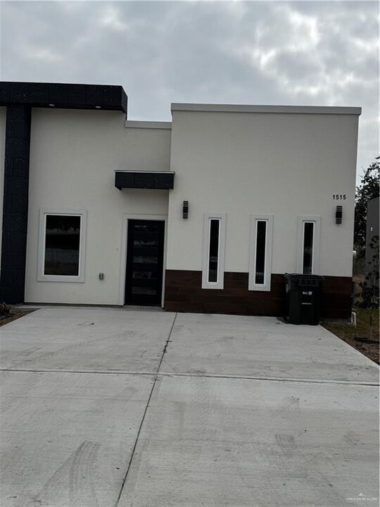 1515 W B St in Mission, TX - Building Photo
