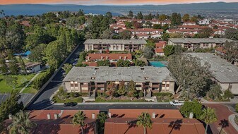 5947 Armaga Springs Rd in Rancho Palos Verdes, CA - Building Photo