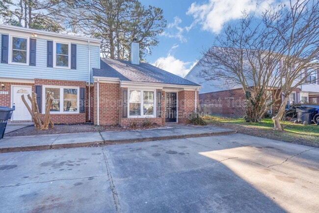 5627 Trafalgar Arch in Portsmouth, VA - Building Photo - Building Photo