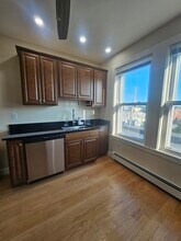 46 Breed St, Unit 2 in Boston, MA - Foto de edificio - Building Photo