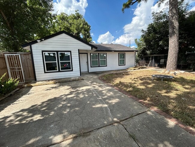 property at 5305 Southlea St