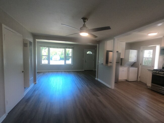 14 Treanor St in San Rafael, CA - Building Photo - Building Photo