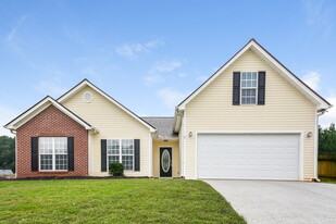 257 Natchez Cir in Winder, GA - Building Photo