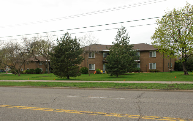 Fountain Terrace Apartments in Bloomington, MN - Foto de edificio - Building Photo