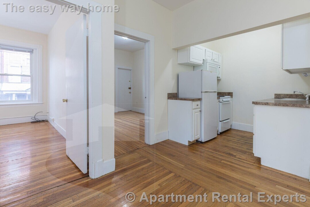 891 Massachusetts Ave in Cambridge, MA - Building Photo