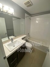 625-625 Boynton Pl in Kelowna, BC - Building Photo - Building Photo