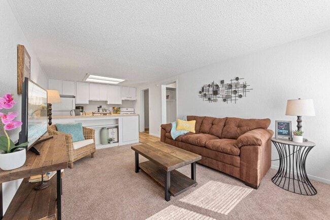 1200 Beville Rd in Daytona Beach, FL - Building Photo - Building Photo