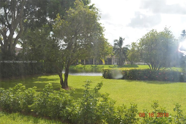 814 San Remo Dr in Weston, FL - Building Photo - Building Photo