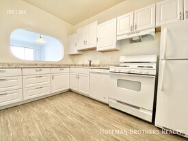 350 N Oakhurst Dr, Unit 201 in Beverly Hills, CA - Building Photo