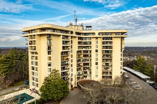 Wessex Towers Condominiums in Nashville, TN - Building Photo