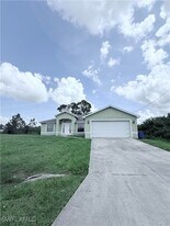 2906 24th St SW in Lehigh Acres, FL - Building Photo
