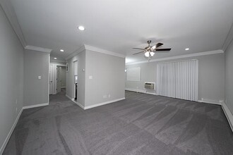 9 Williams Blvd in Lake Grove, NY - Building Photo - Building Photo