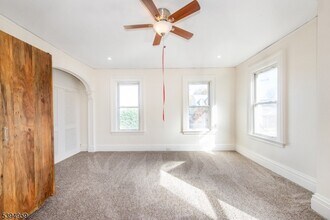 182 Belleville Ave in Bloomfield, NJ - Foto de edificio - Building Photo