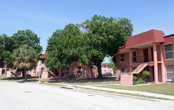 Tampa Park Apartments in Tampa, FL - Building Photo - Building Photo