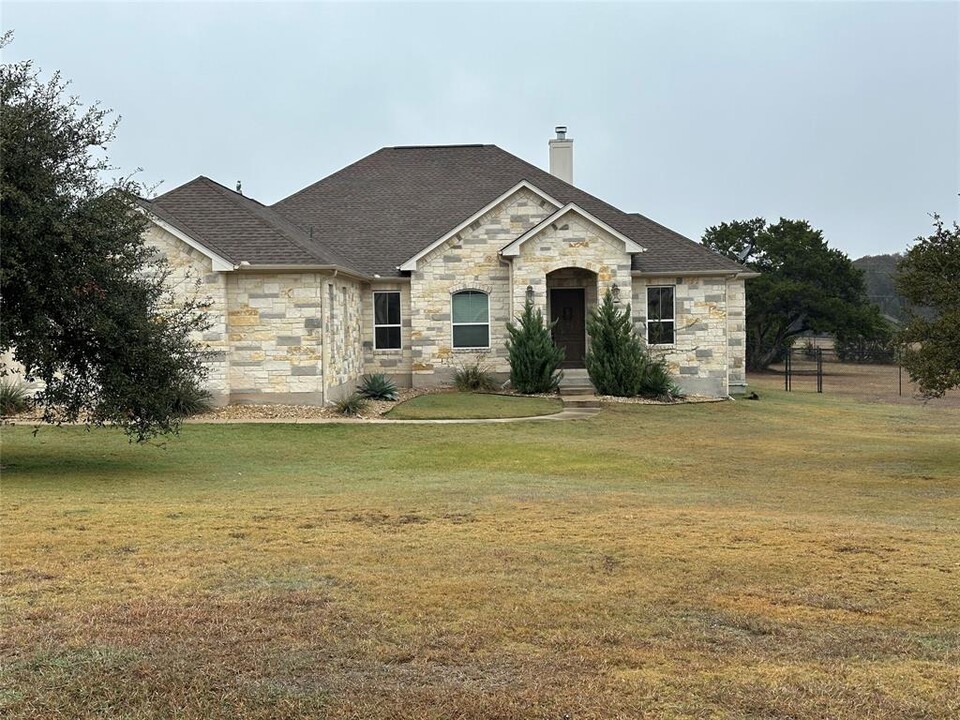 124 Sunrise Cir in Liberty Hill, TX - Building Photo