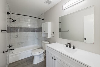 Goddard Estates in Taylor, MI - Foto de edificio - Interior Photo