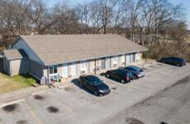 Studio 48 Apartments in La Vergne, TN - Foto de edificio - Building Photo