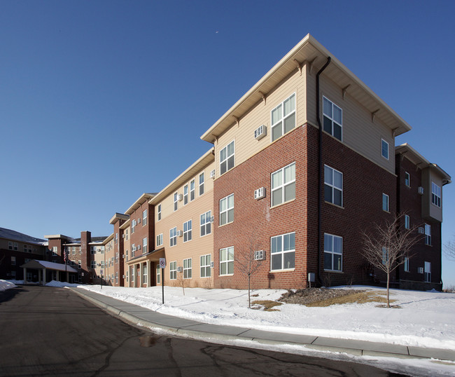 Vermillion River Crossing in Farmington, MN - Building Photo - Building Photo