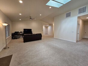 14739 Bingham Ave E in Tacoma, WA - Building Photo - Building Photo