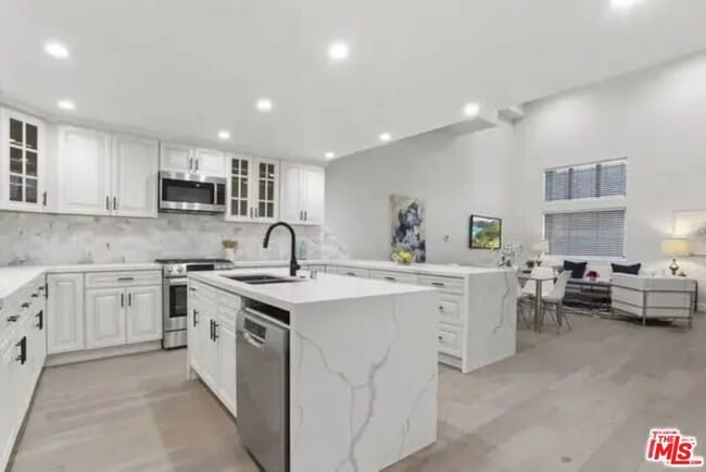 property at 5019 W Maplewood Ave