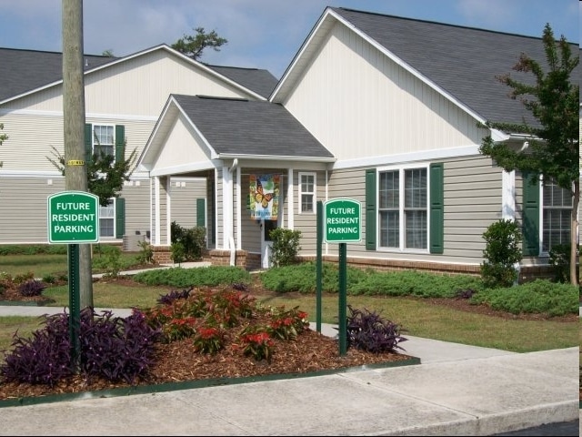 Heatherton Park in Jacksonville, NC - Foto de edificio - Building Photo