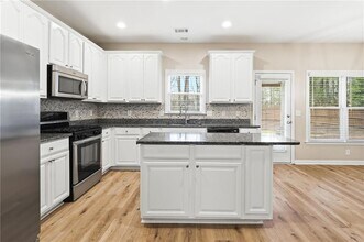 113 Greenbrier Way in Canton, GA - Building Photo - Building Photo