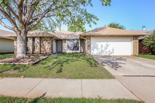 property at 11233 Cimarron Dr