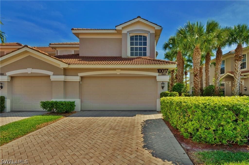 10017 Sky View Way in Ft. Myers, FL - Building Photo