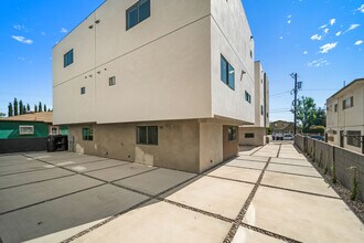 6049 Craner Ave in North Hollywood, CA - Building Photo - Building Photo