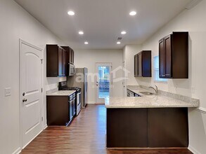 631 Sunflower Dr in Canton, GA - Foto de edificio - Building Photo