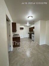 2438 W Caldwell Ave in Visalia, CA - Building Photo - Building Photo